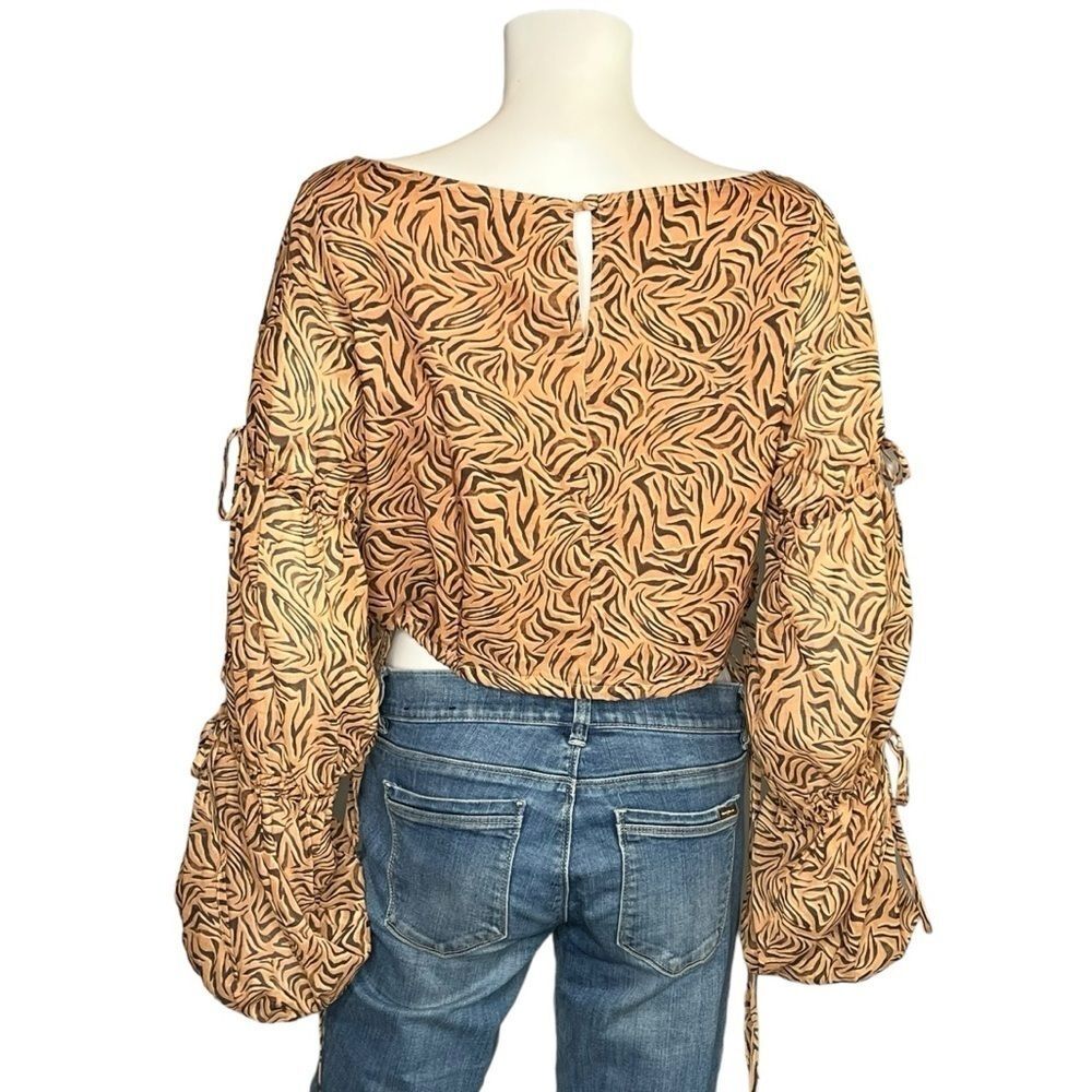 Charlie Holiday Womens Tiger Animal Print Top 8 Balloon Sleeve Brown Boho Y2K - Picture 3 of 6